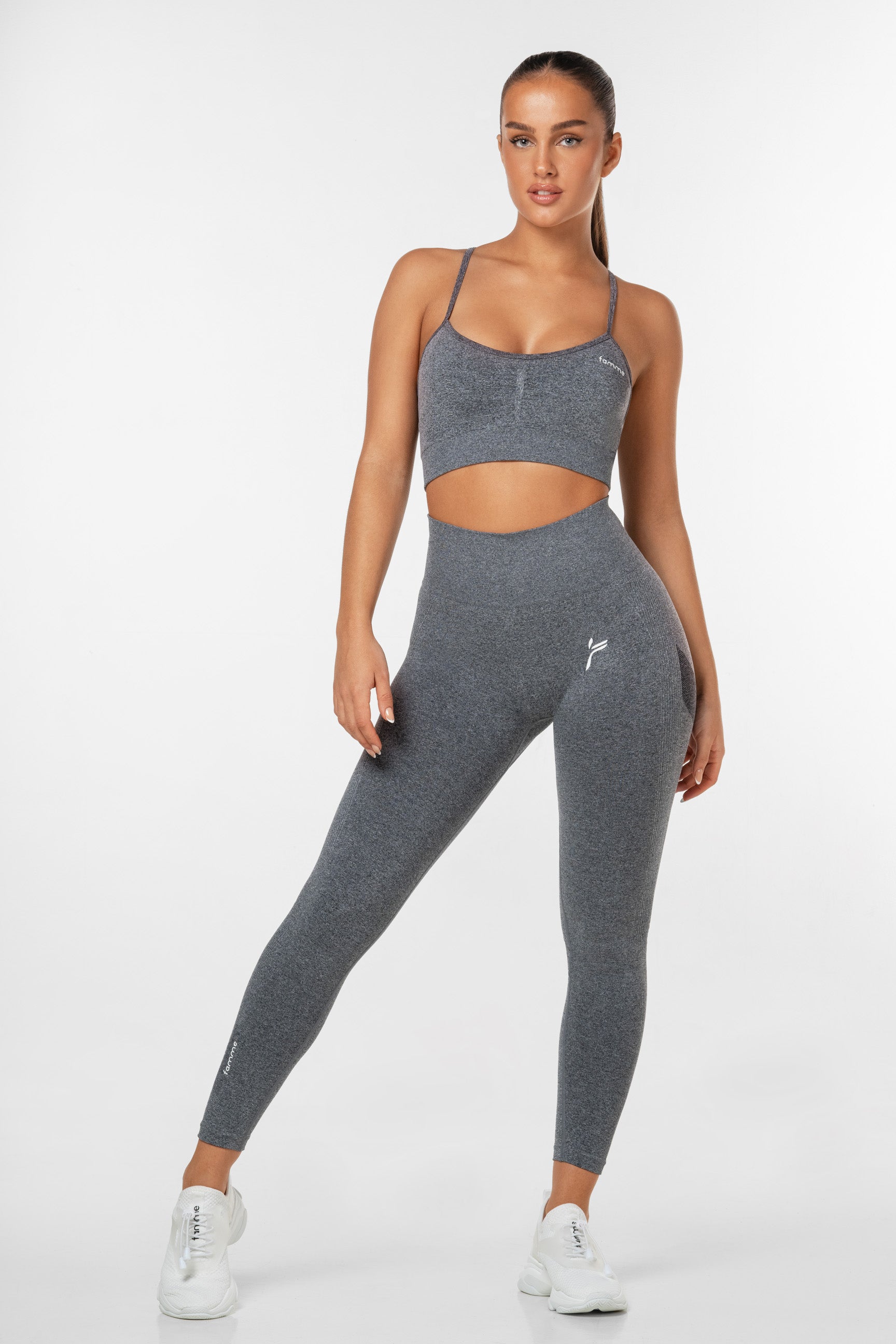 Dark Grey Peachy Scrunch Sports Bra - for dame - Famme - Sports Bra